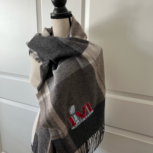 Super Bowl LVI Los Angeles Rams vs Cincinnati Bengals Scarf w/Super Bowl Patch - Picture 9 of 10